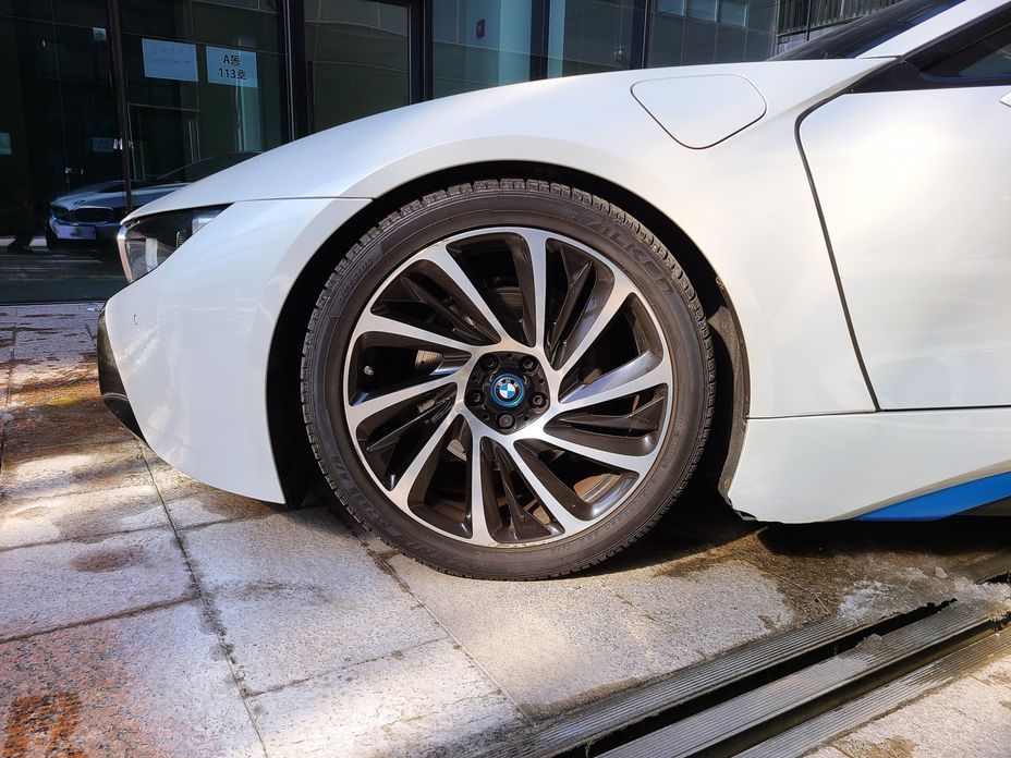 BMW i8 2016