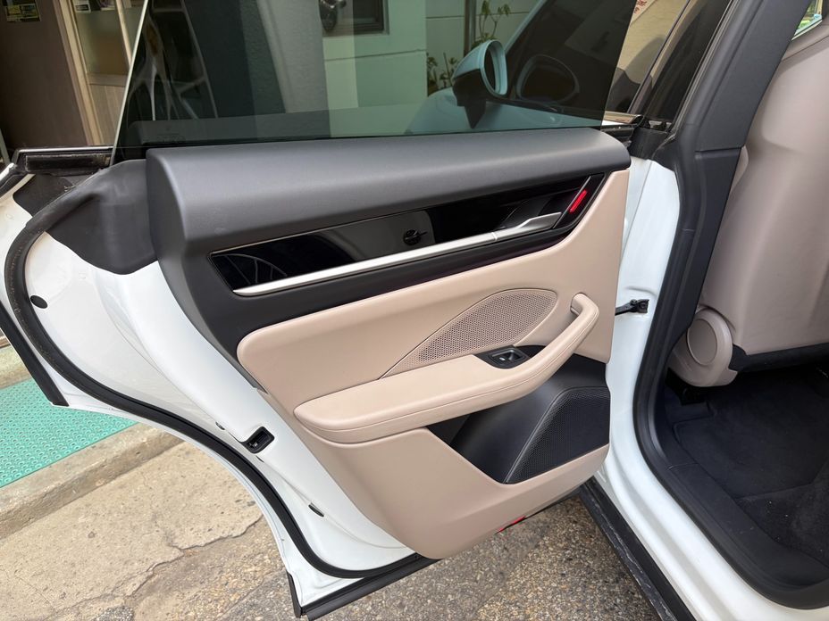 Porsche Macan 2025