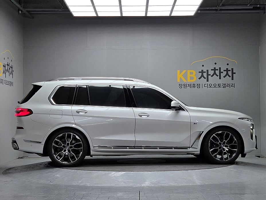 BMW X7 2025