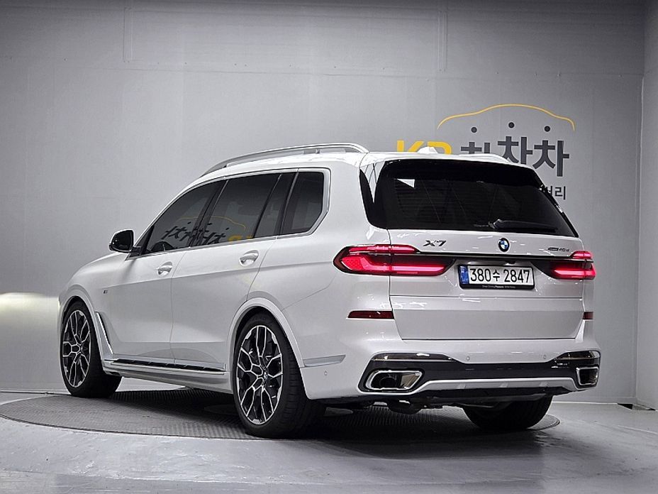BMW X7 2025