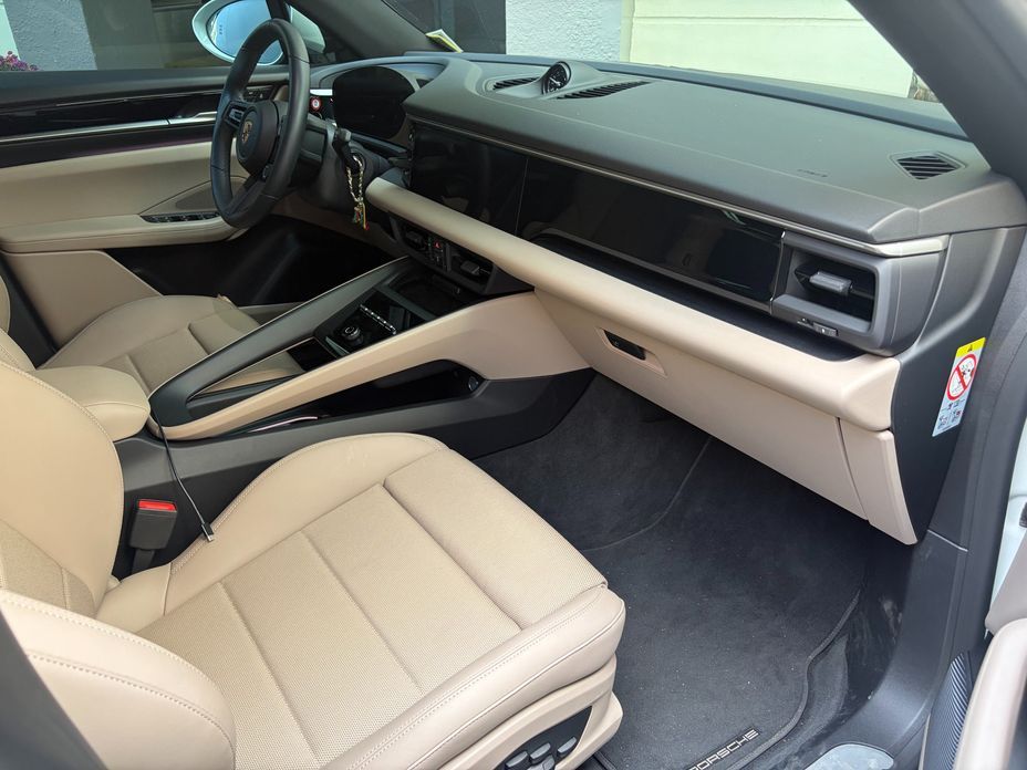 Porsche Macan 2025