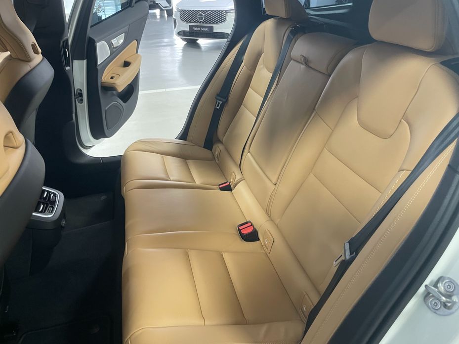 Volvo V60 2026
