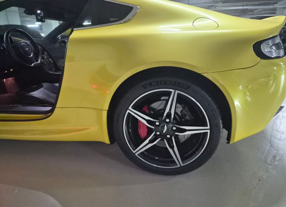 Astonmartin Vantage 2016