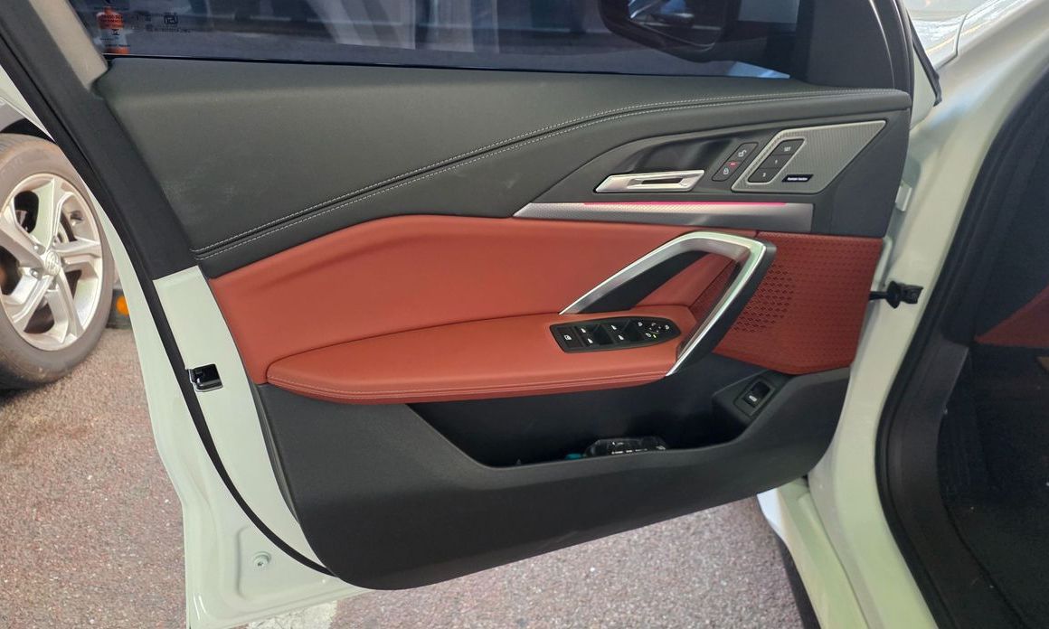 BMW iX1 2026