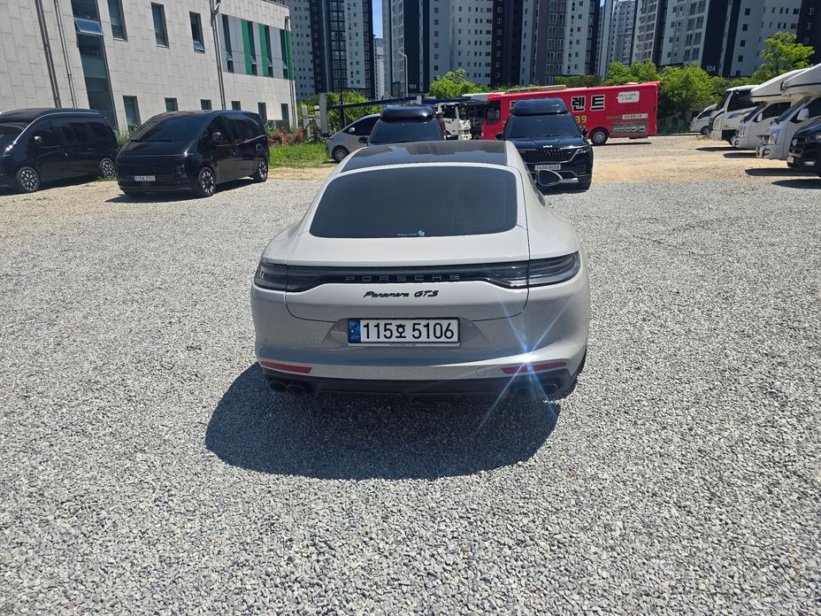 Porsche Panamera 2022