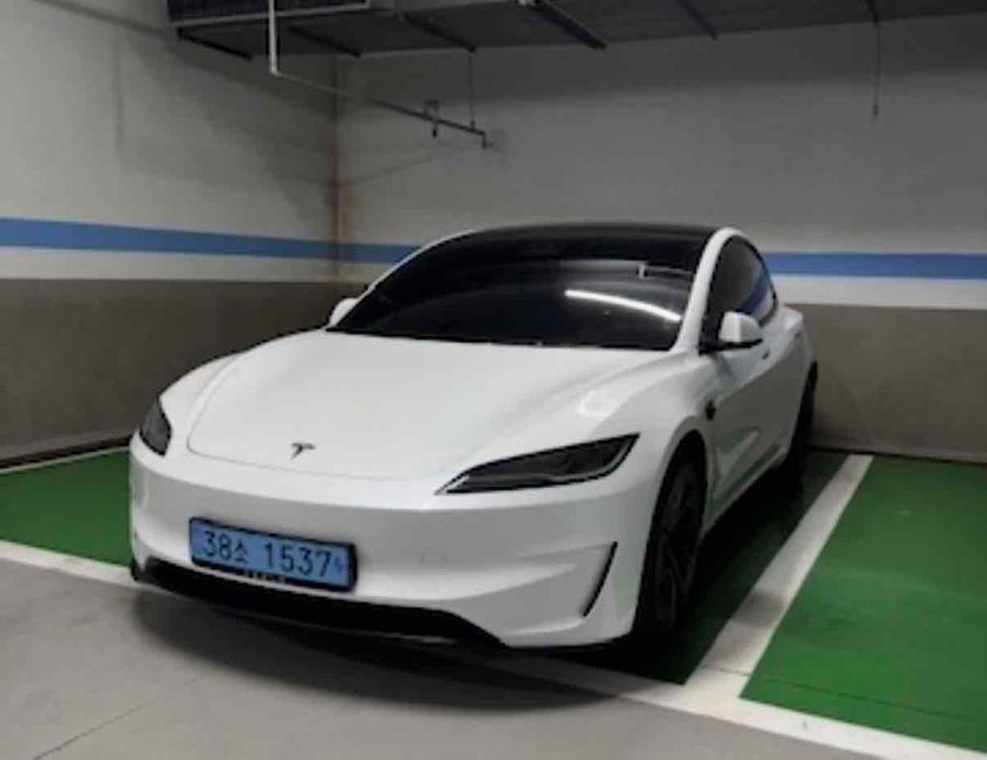 Tesla Model 3 2024