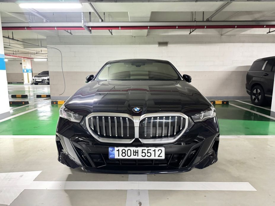 BMW 5-Series 2024