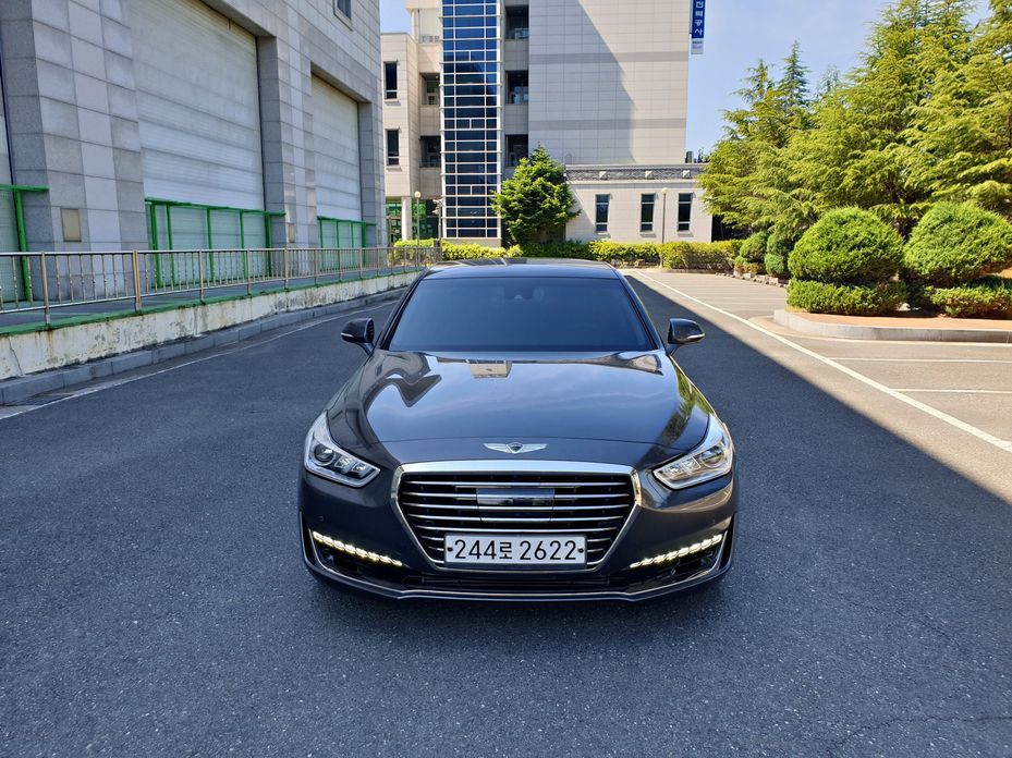 Genesis EQ900 2018