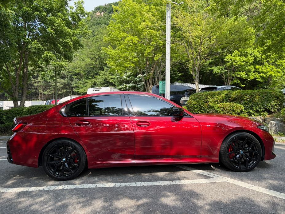 BMW 3-Series 2025