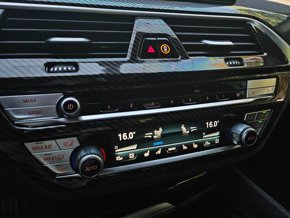 BMW 5-Series 2023