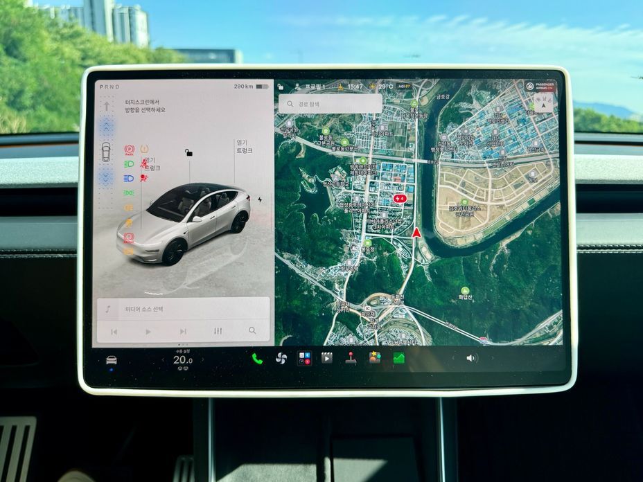 Tesla Model Y 2025