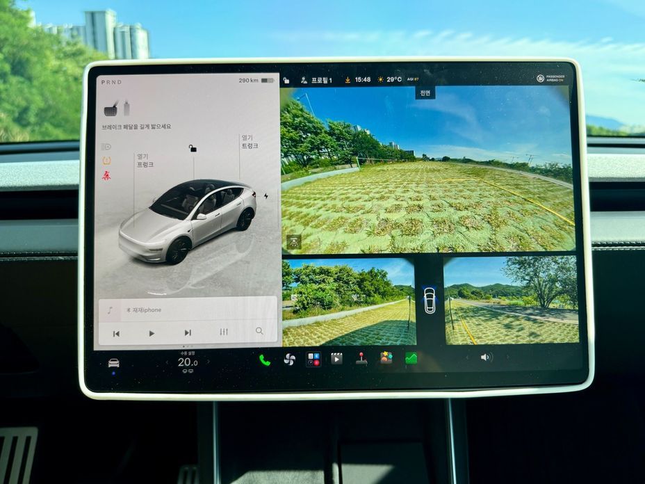 Tesla Model Y 2025