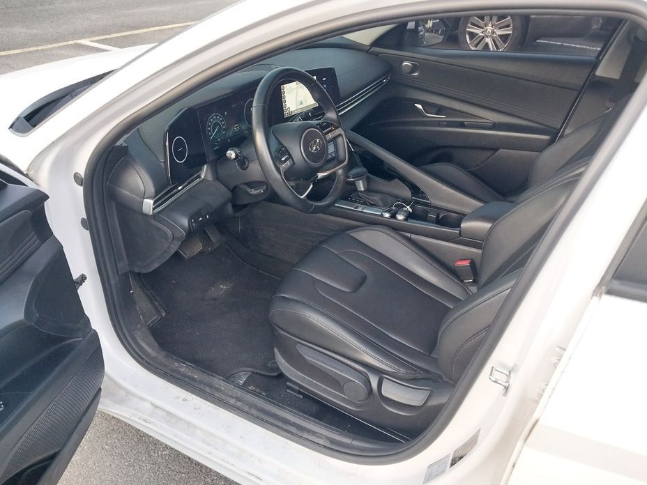 Hyundai AVANTE 2021