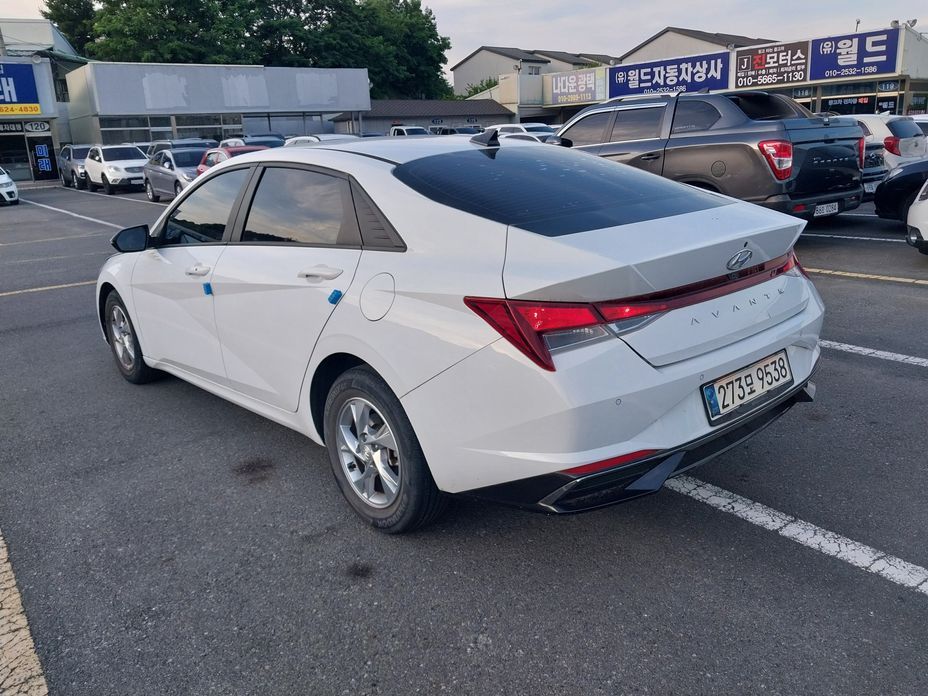 Hyundai AVANTE 2021