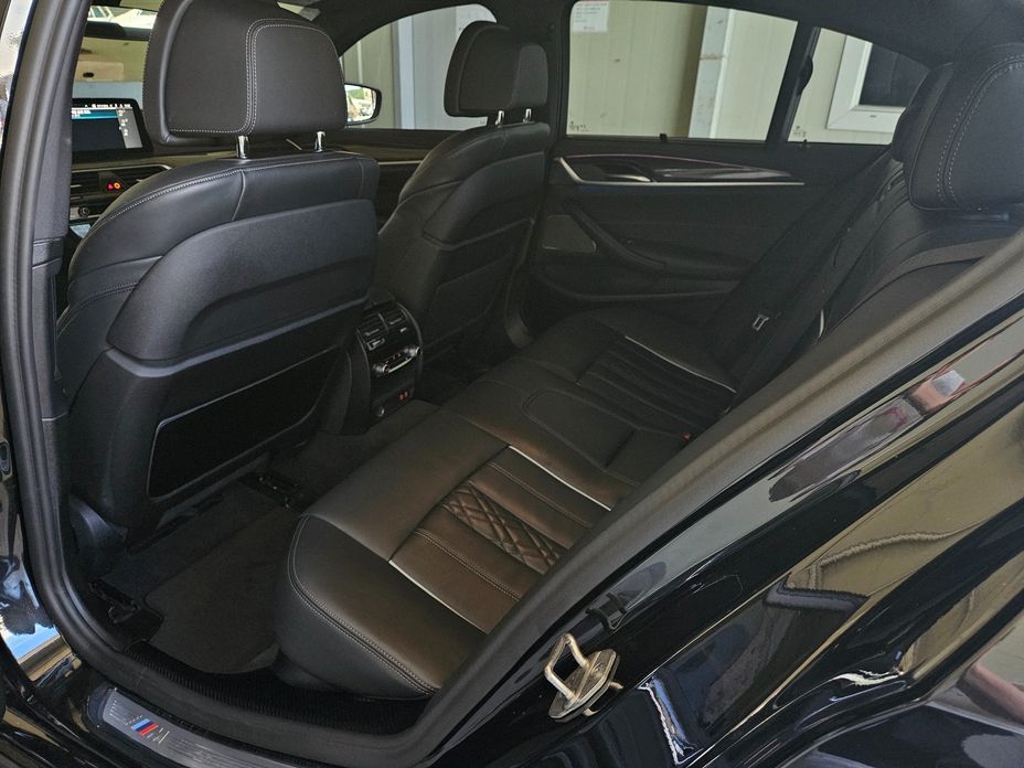 BMW 5-Series 2023
