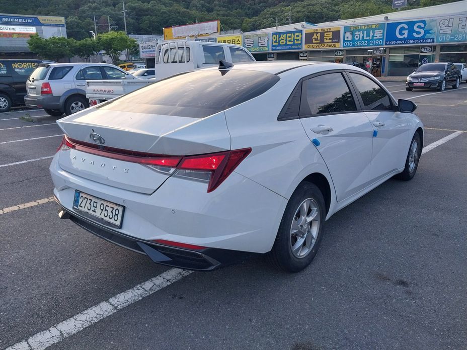 Hyundai AVANTE 2021