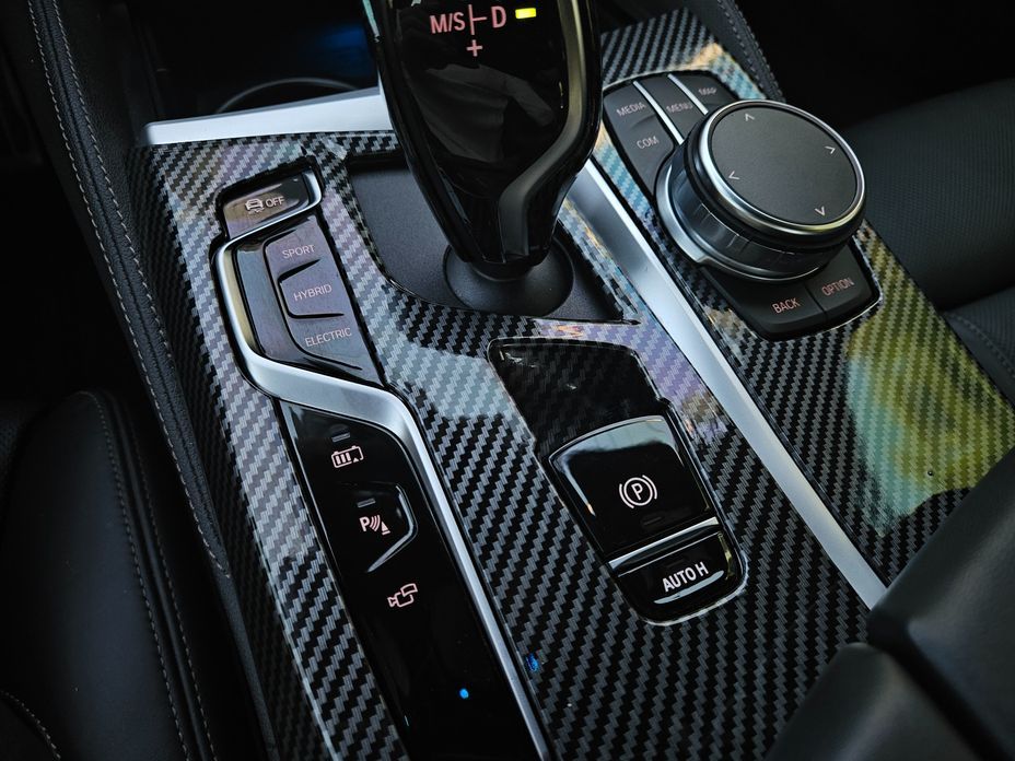 BMW 5-Series 2023