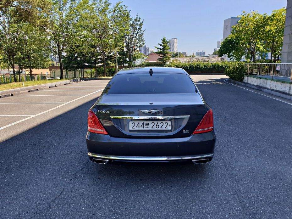 Genesis EQ900 2018