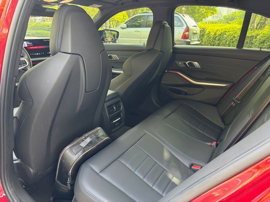 BMW 3-Series 2025