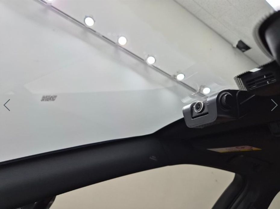 Lexus UX 2025