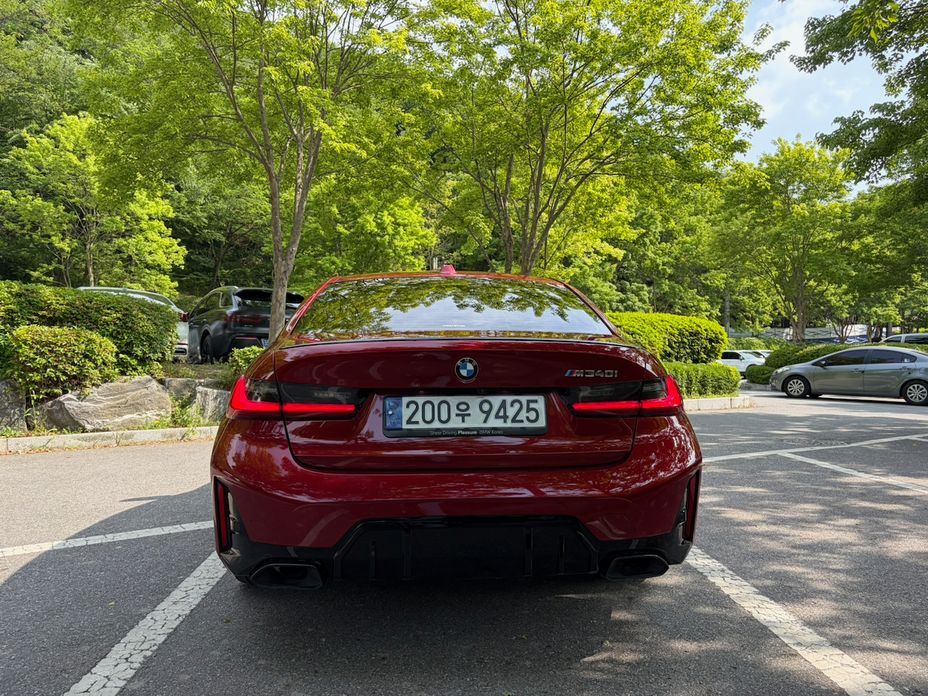 BMW 3-Series 2025