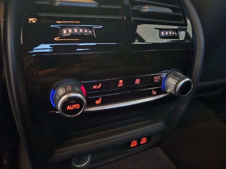 BMW 5-Series 2023