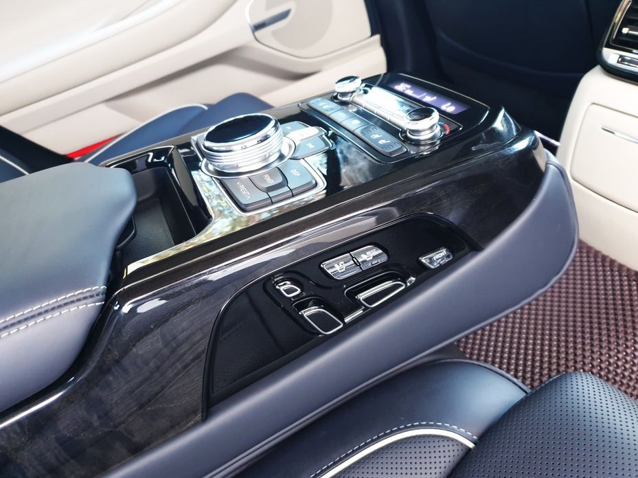 Genesis EQ900 2018
