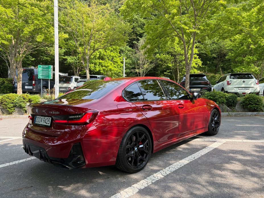 BMW 3-Series 2025