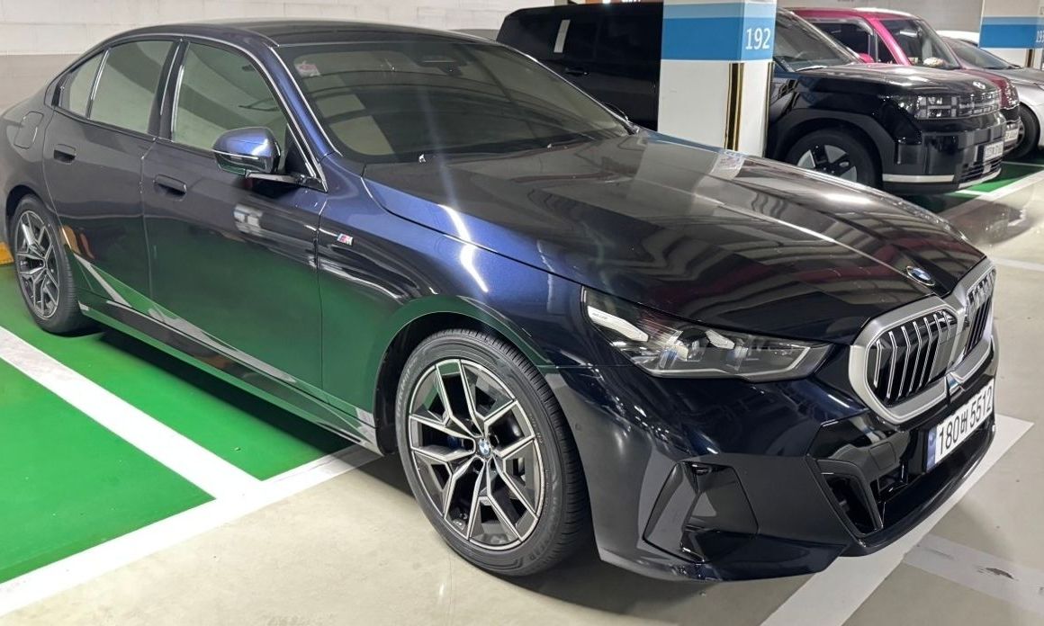 BMW 5-Series 2024