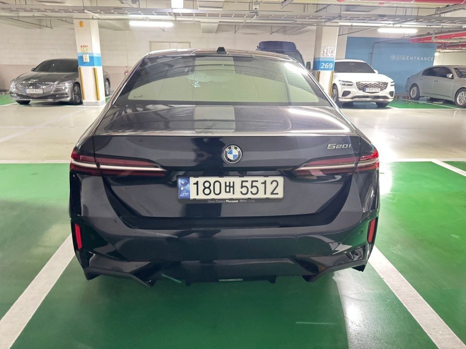 BMW 5-Series 2024