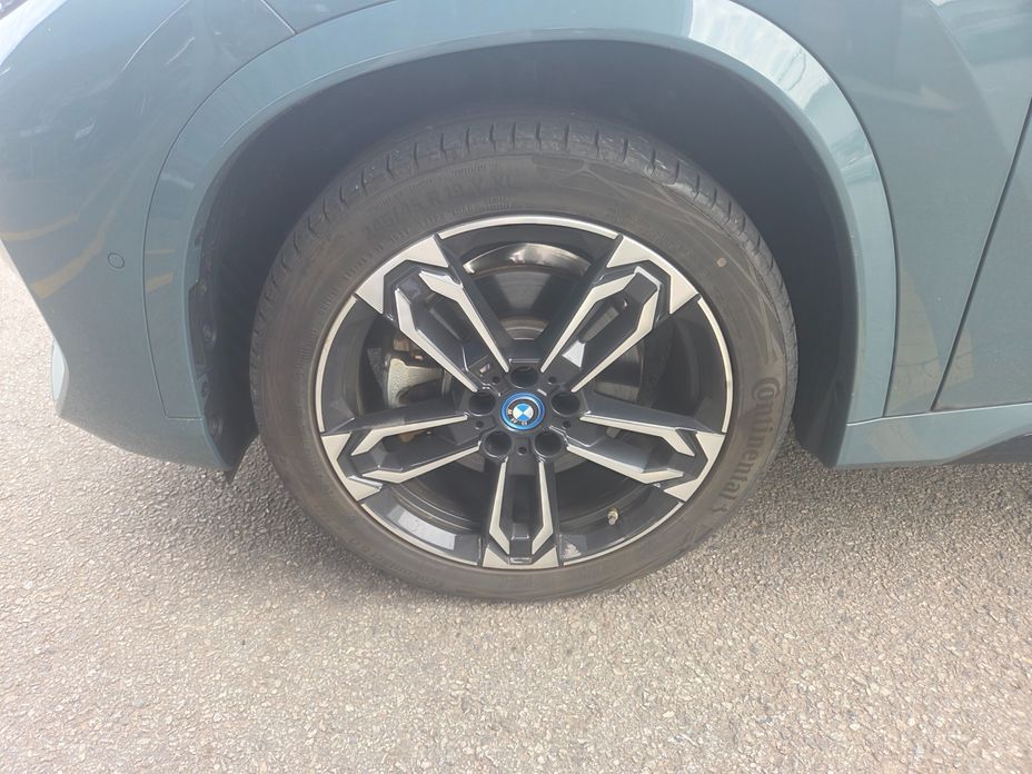 BMW iX1 2025