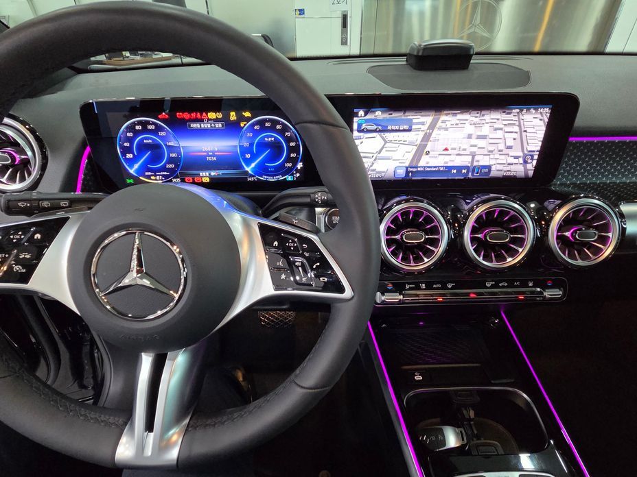 Mercedes-Benz EQB 2026