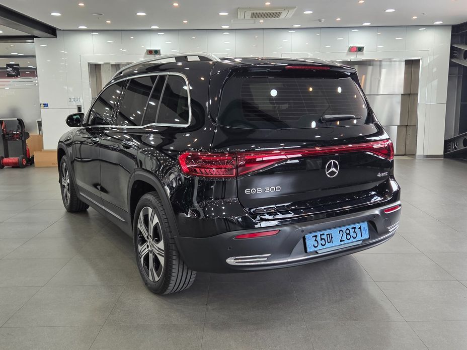 Mercedes-Benz EQB 2026
