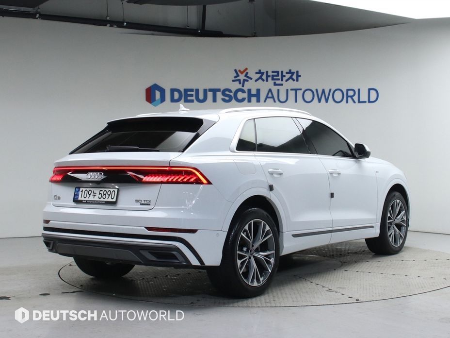 Audi Q8 2021