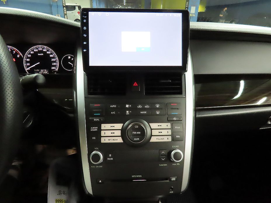Renault-KoreaSamsung SM7 2011
