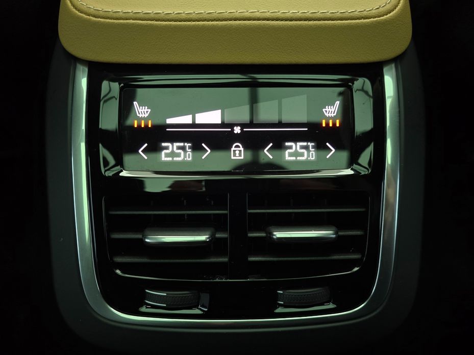 Volvo XC90 2025