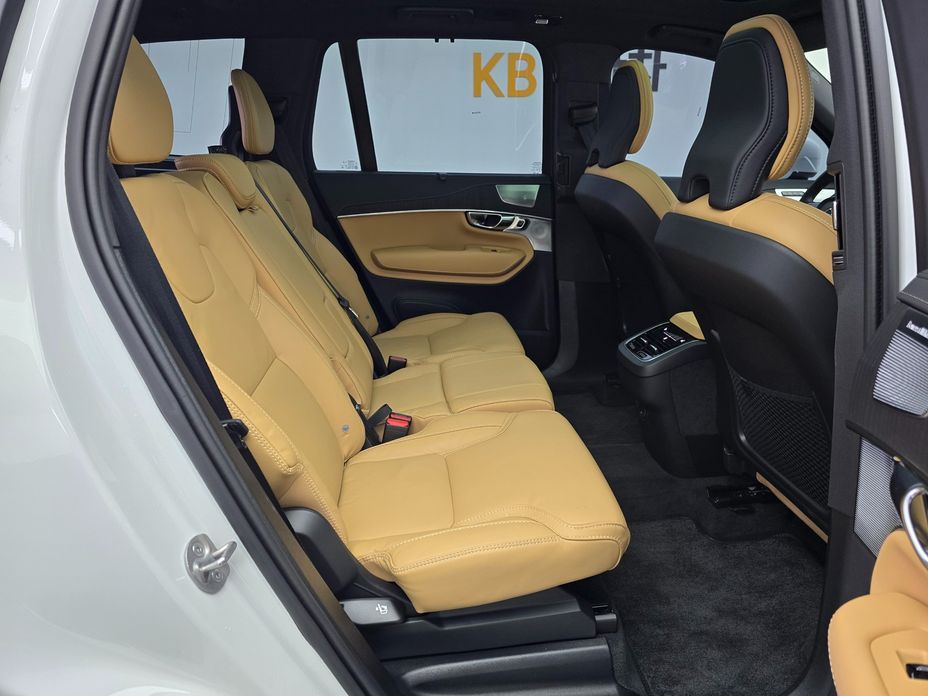 Volvo XC90 2025