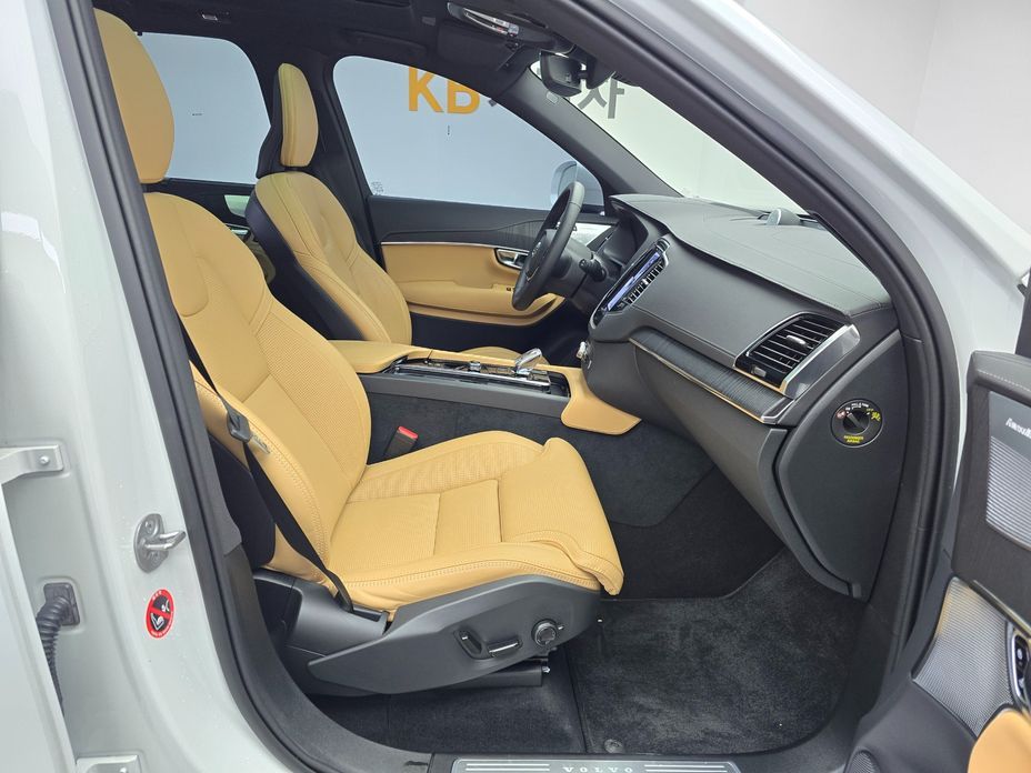 Volvo XC90 2025