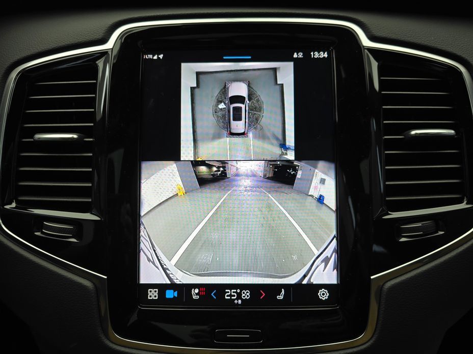 Volvo XC90 2025