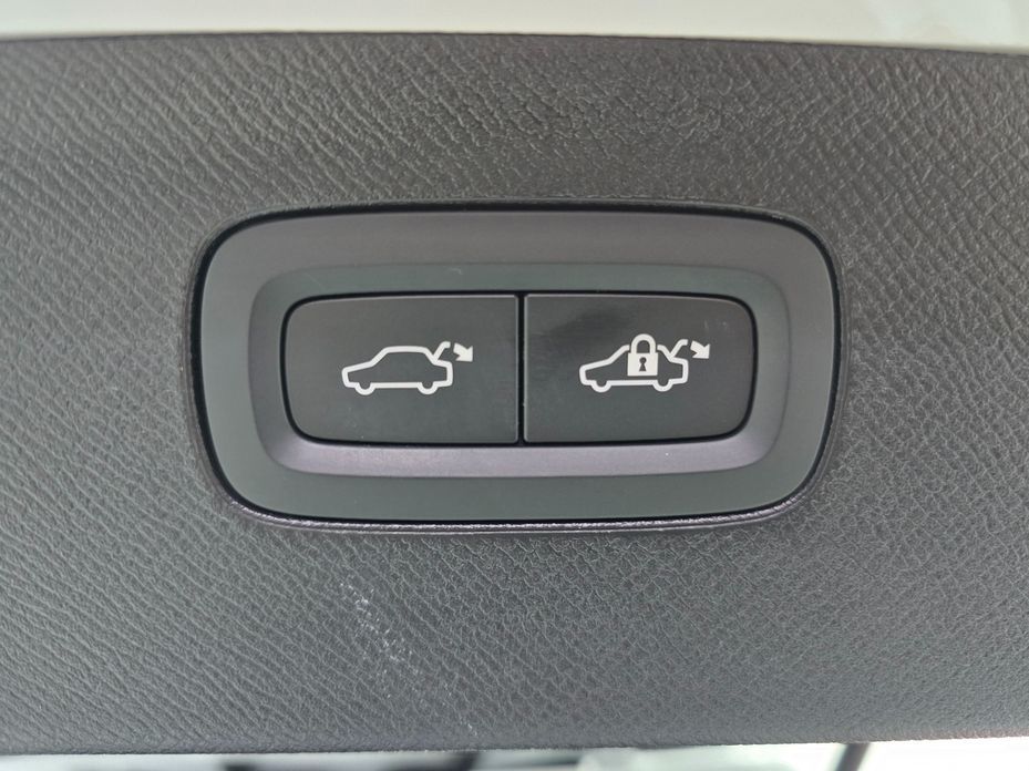 Volvo XC90 2025