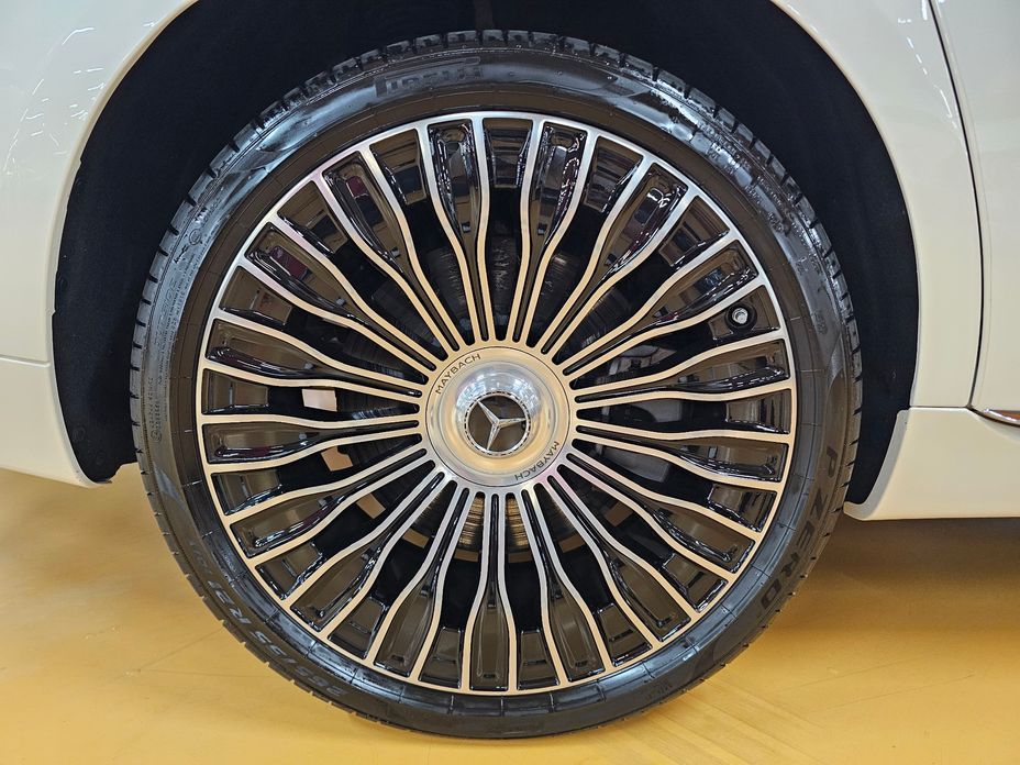 Mercedes-Benz S-Class 2023