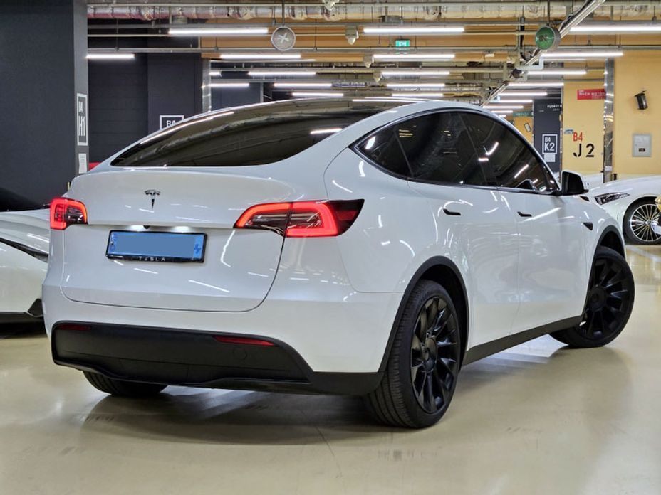 Tesla Model Y 2023