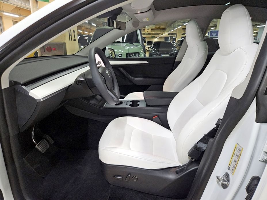 Tesla Model Y 2023