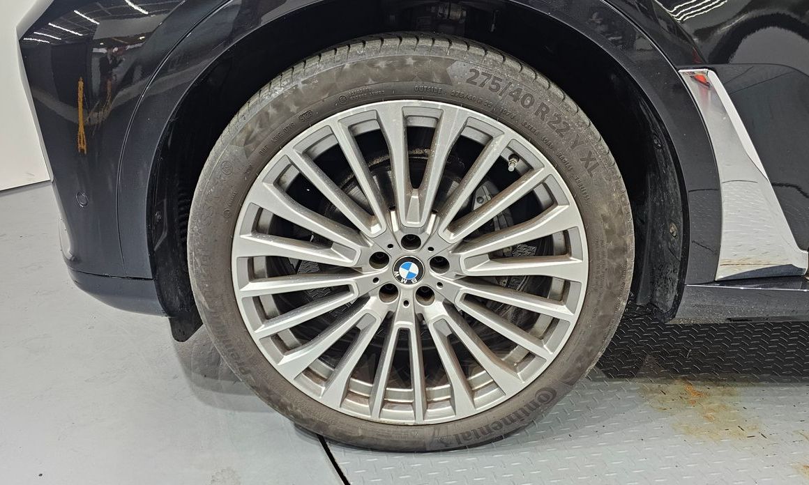 BMW X7 2021