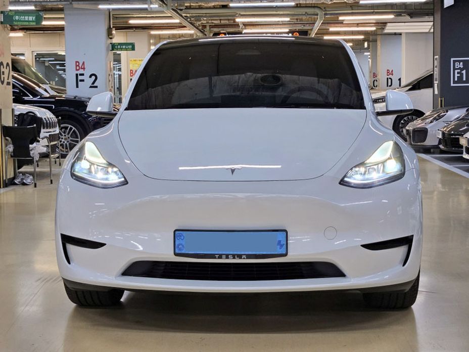 Tesla Model Y 2023