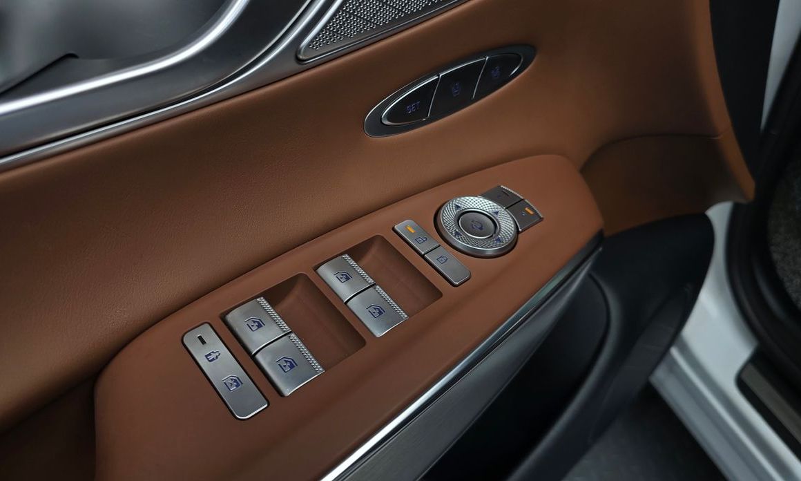 Genesis GV70 2025