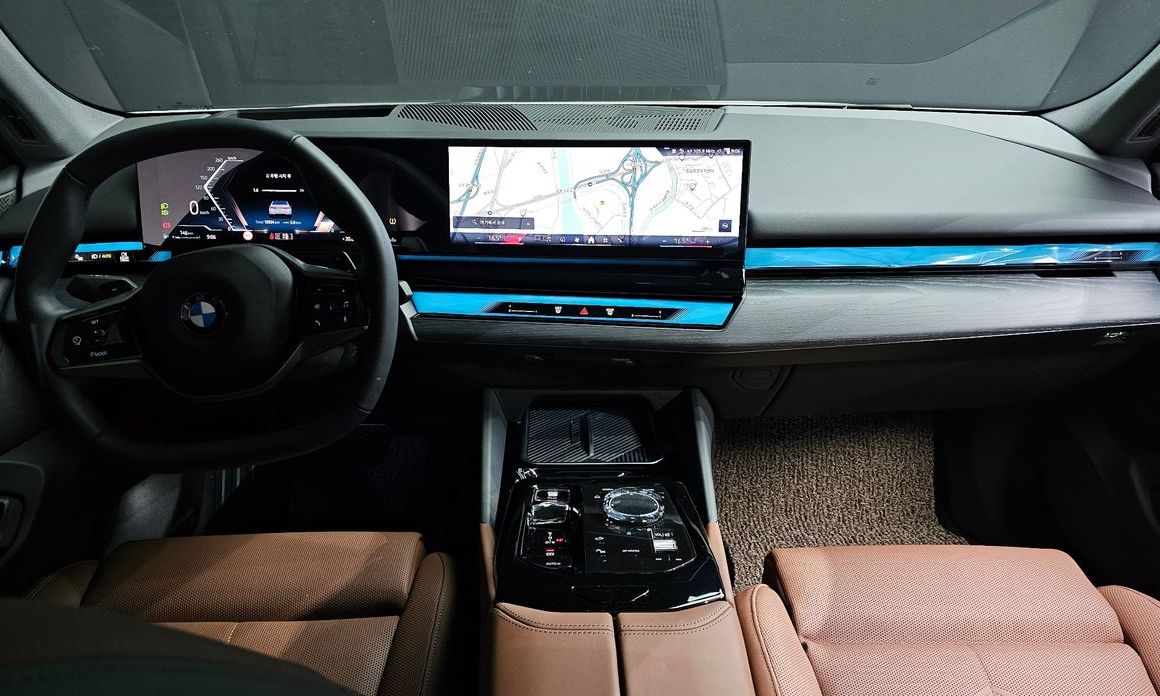 BMW 5-Series 2024