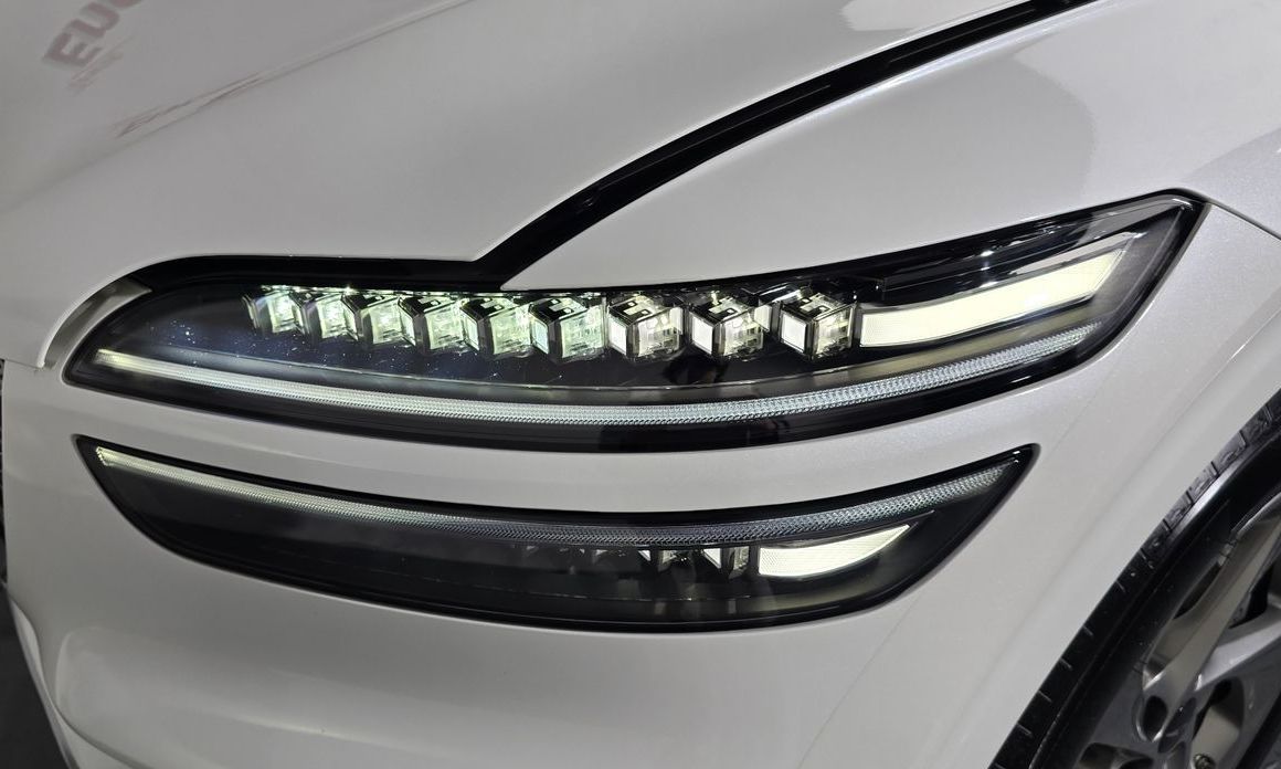 Genesis GV70 2025