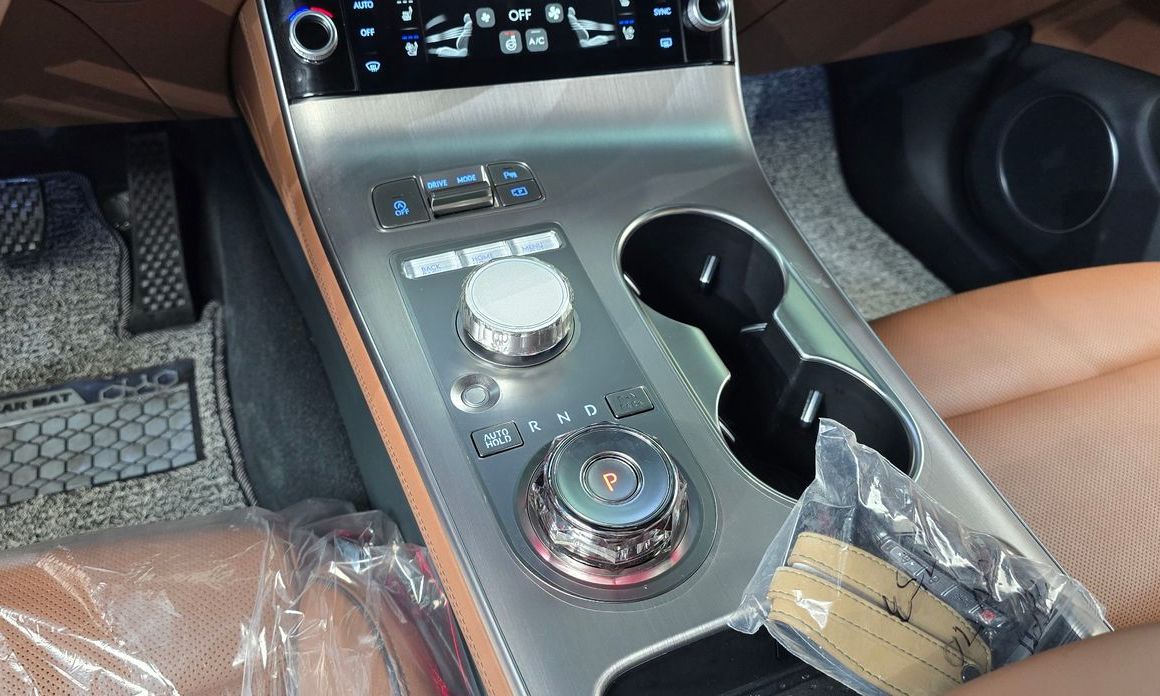 Genesis GV70 2025