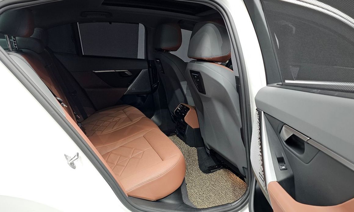 BMW 5-Series 2024